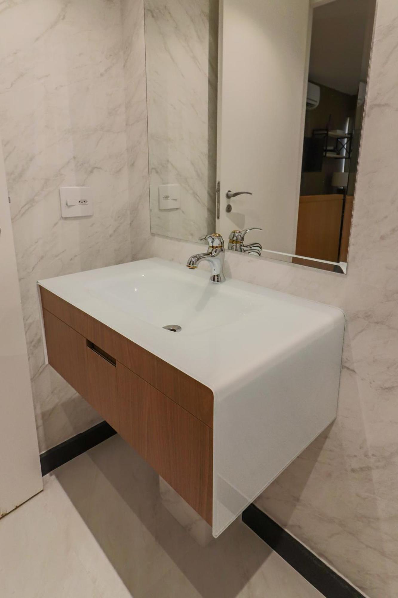 1707 Flat Com Duas Com Servico De No Itaim Bibi! São Paulo