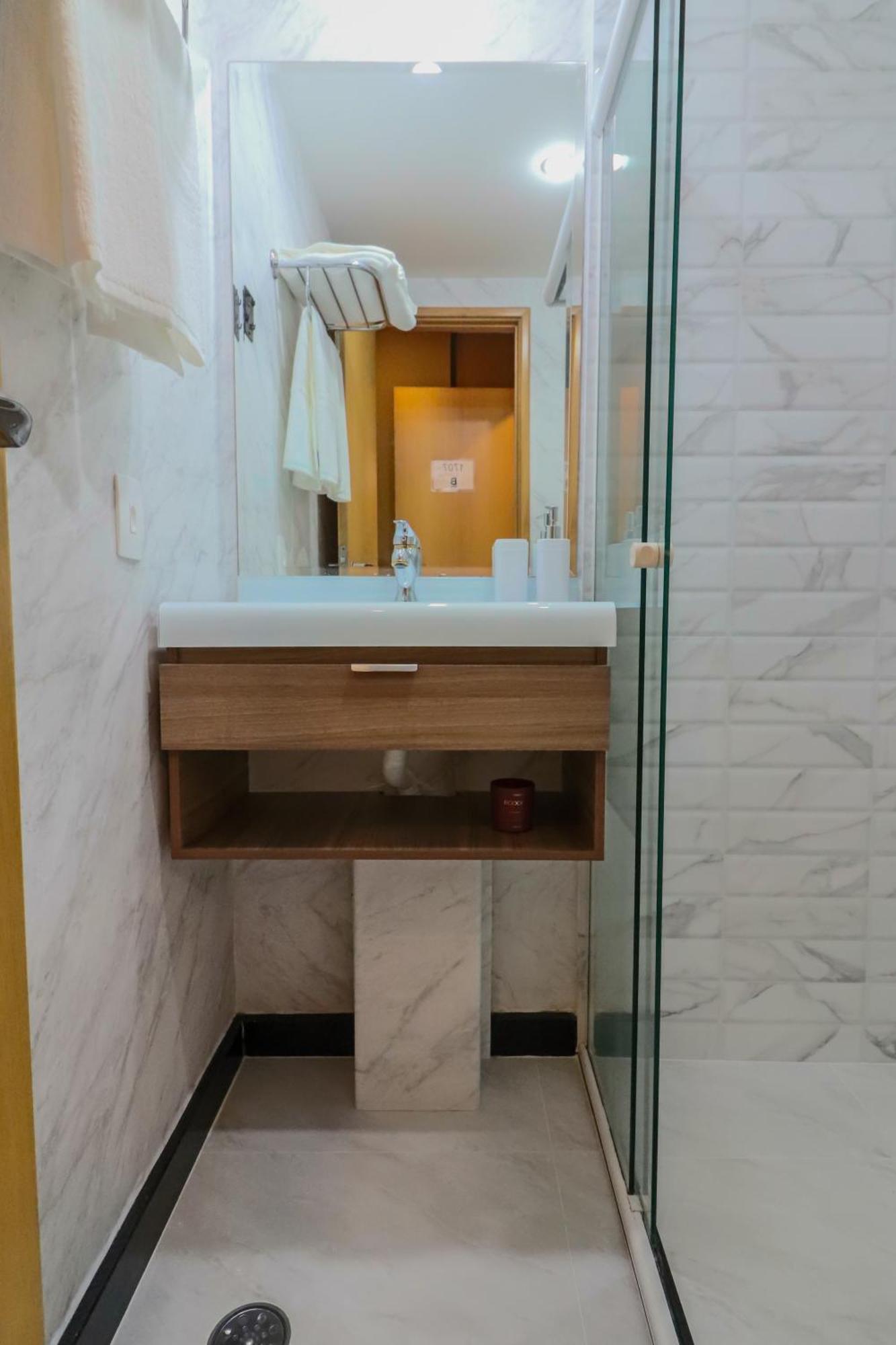 1707 Flat Com Duas Com Servico De No Itaim Bibi! São Paulo